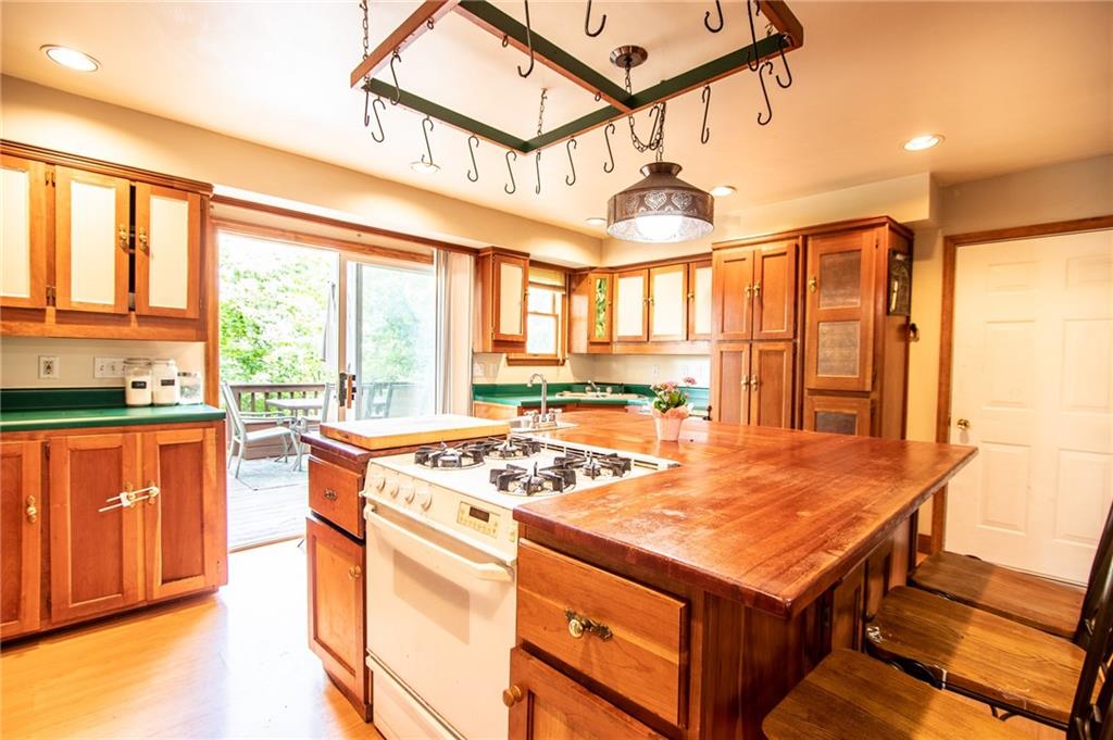 357 Inwood Road Trafford, PA 15085 - Photo 5 of 23