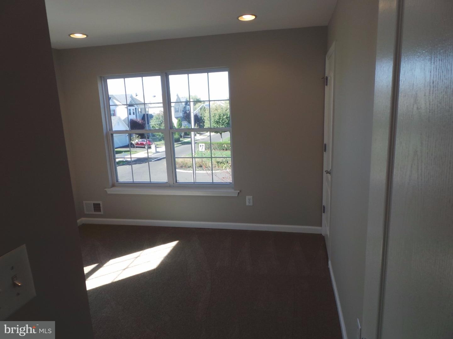 24 Cayuga Road Bordentown, NJ 08505 - Photo 9 of 23 Gallery Image 9