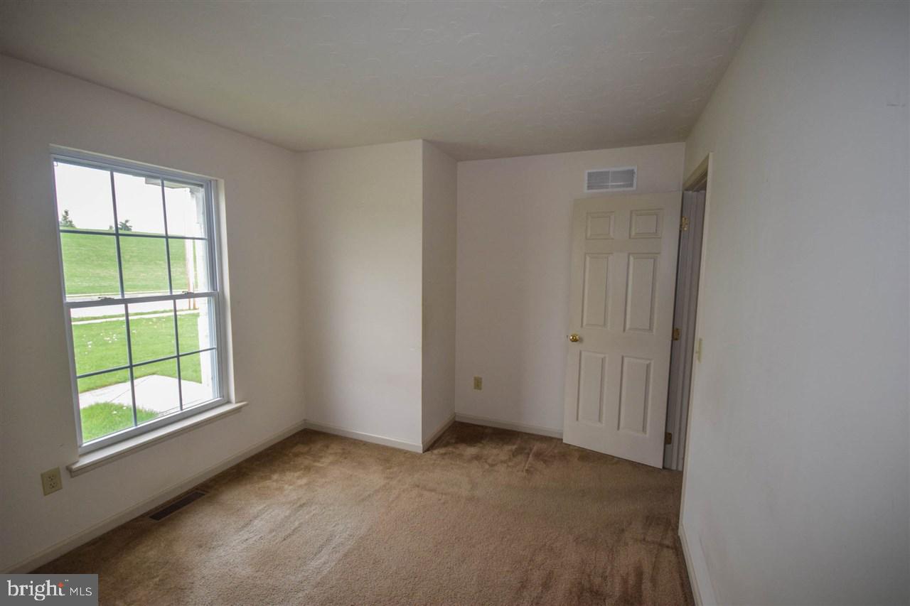 4085 Board Road Manchester, PA 17345 - Photo 11 of 24 Gallery Image 11