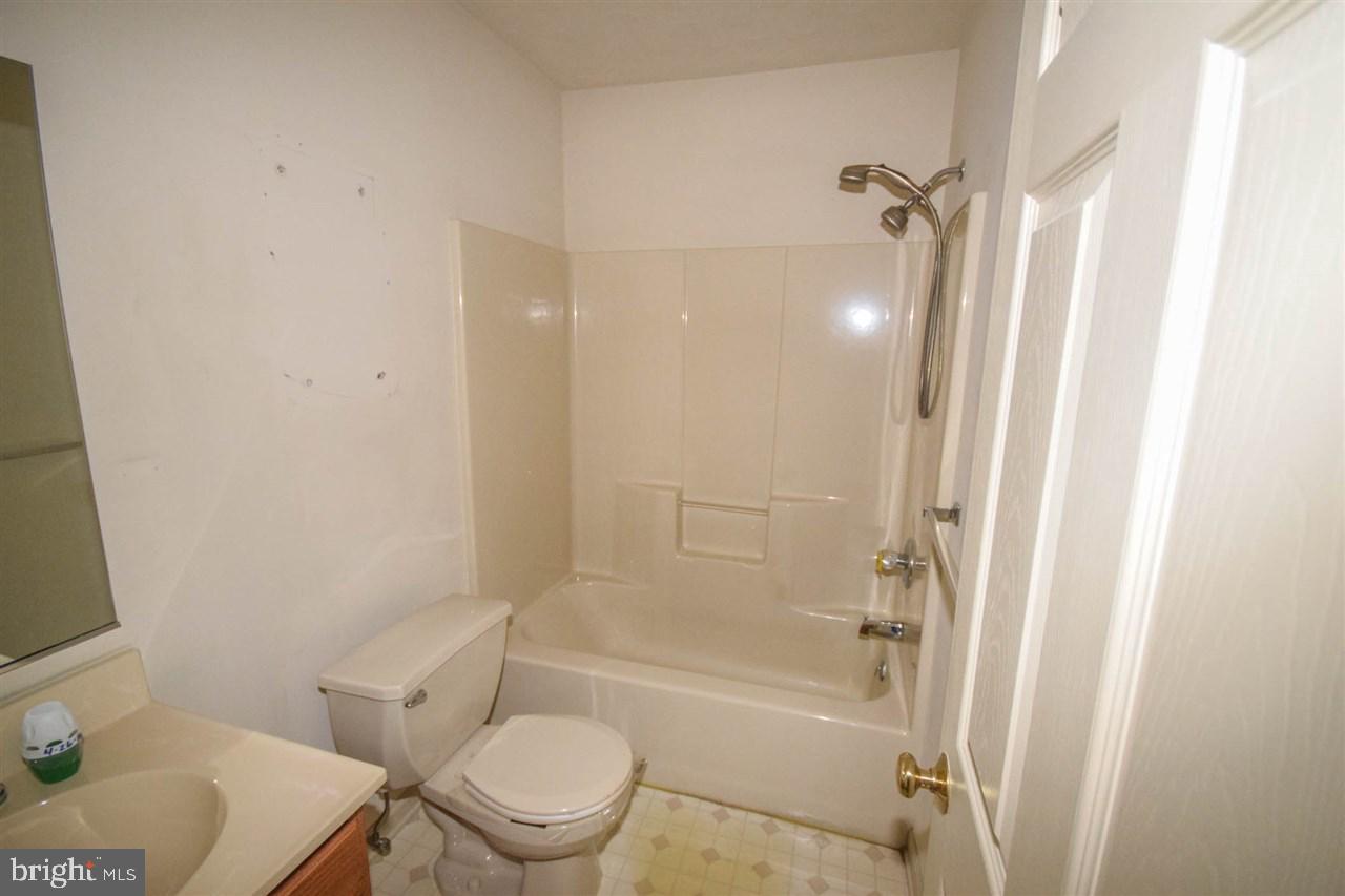 4085 Board Road Manchester, PA 17345 - Photo 16 of 24 Gallery Image 16