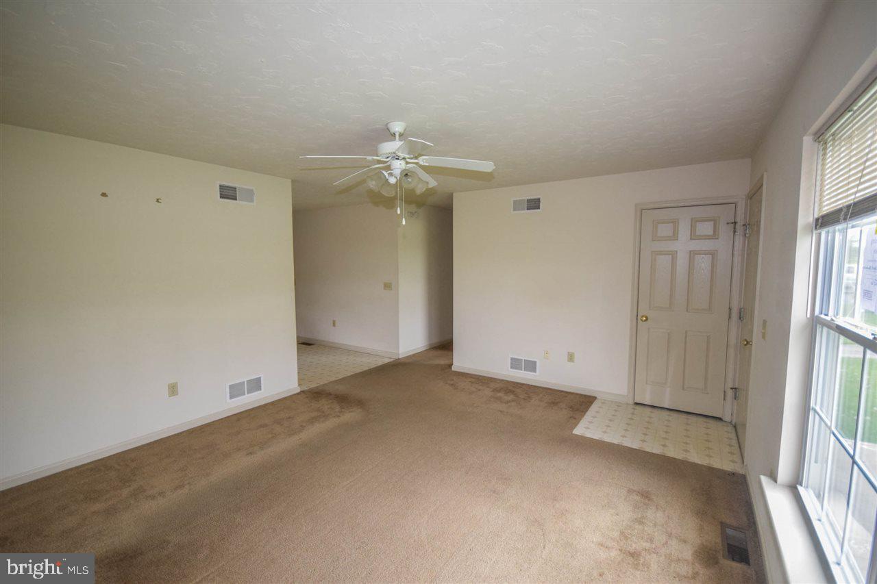 4085 Board Road Manchester, PA 17345 - Photo 9 of 24 Gallery Image 9