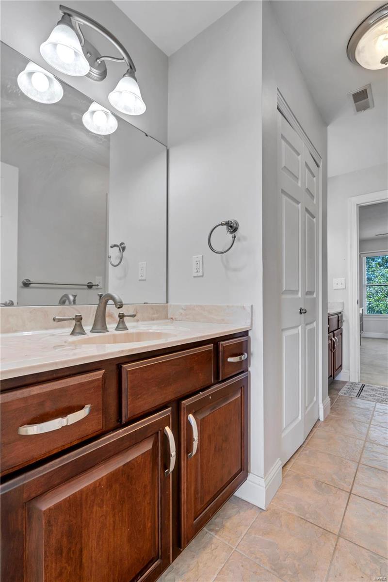 4979 Ambs Road St. Louis, MO 63128 - Photo 26 of 45