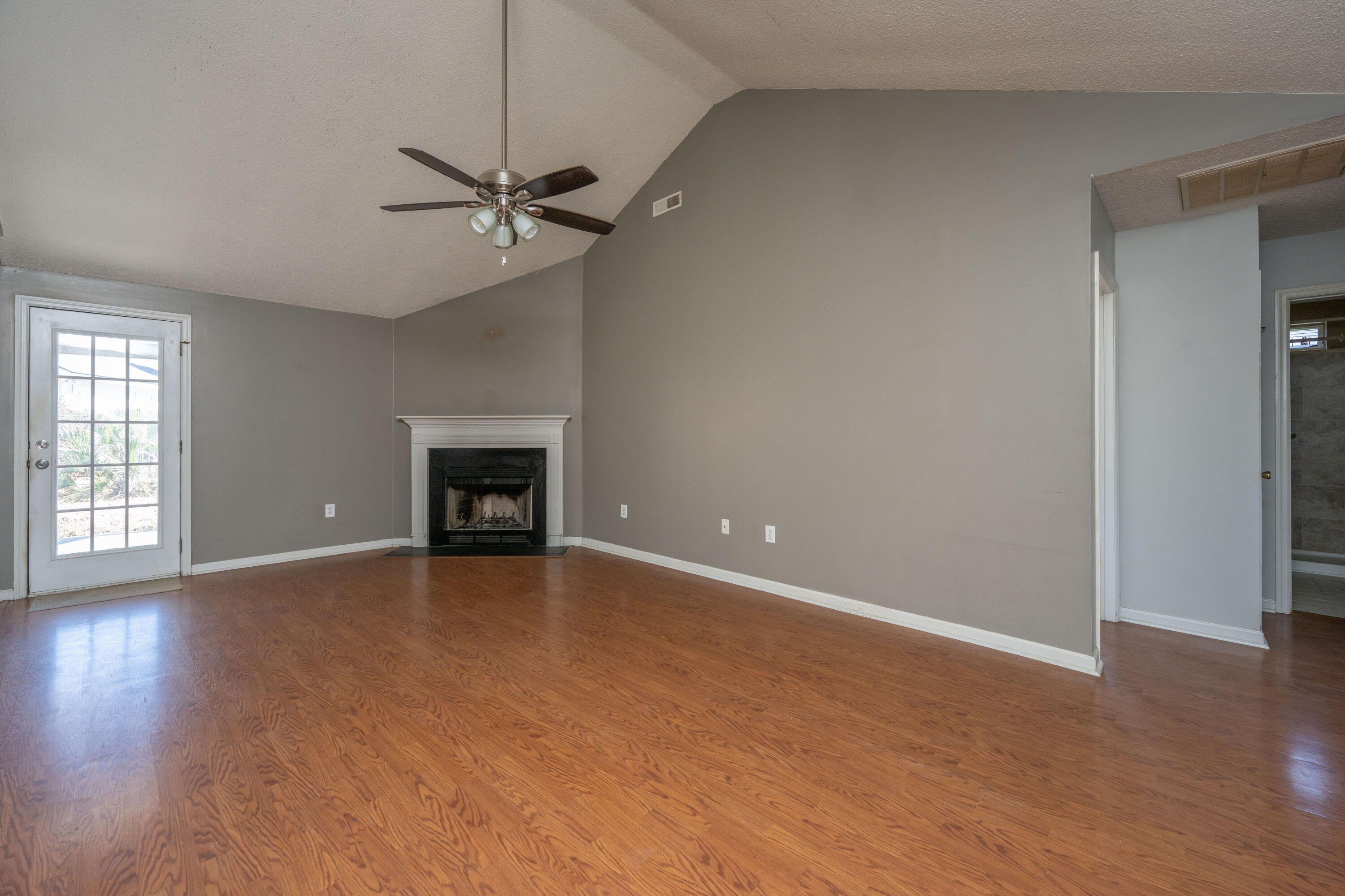 8396 Waltham Road North Charleston, SC 29406 - Photo 5 of 30 8396WalthamRd006