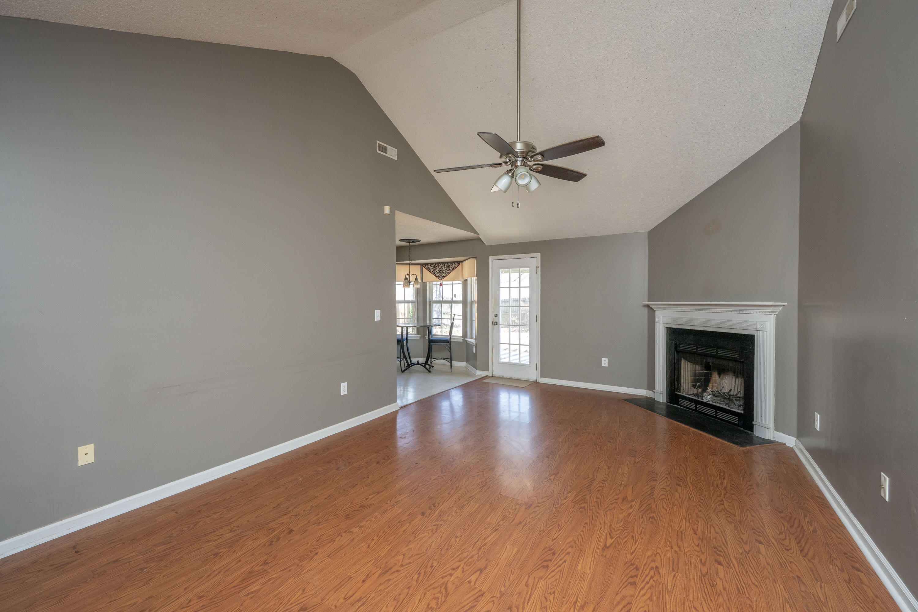 8396 Waltham Road North Charleston, SC 29406 - Photo 6 of 30 8396WalthamRd008