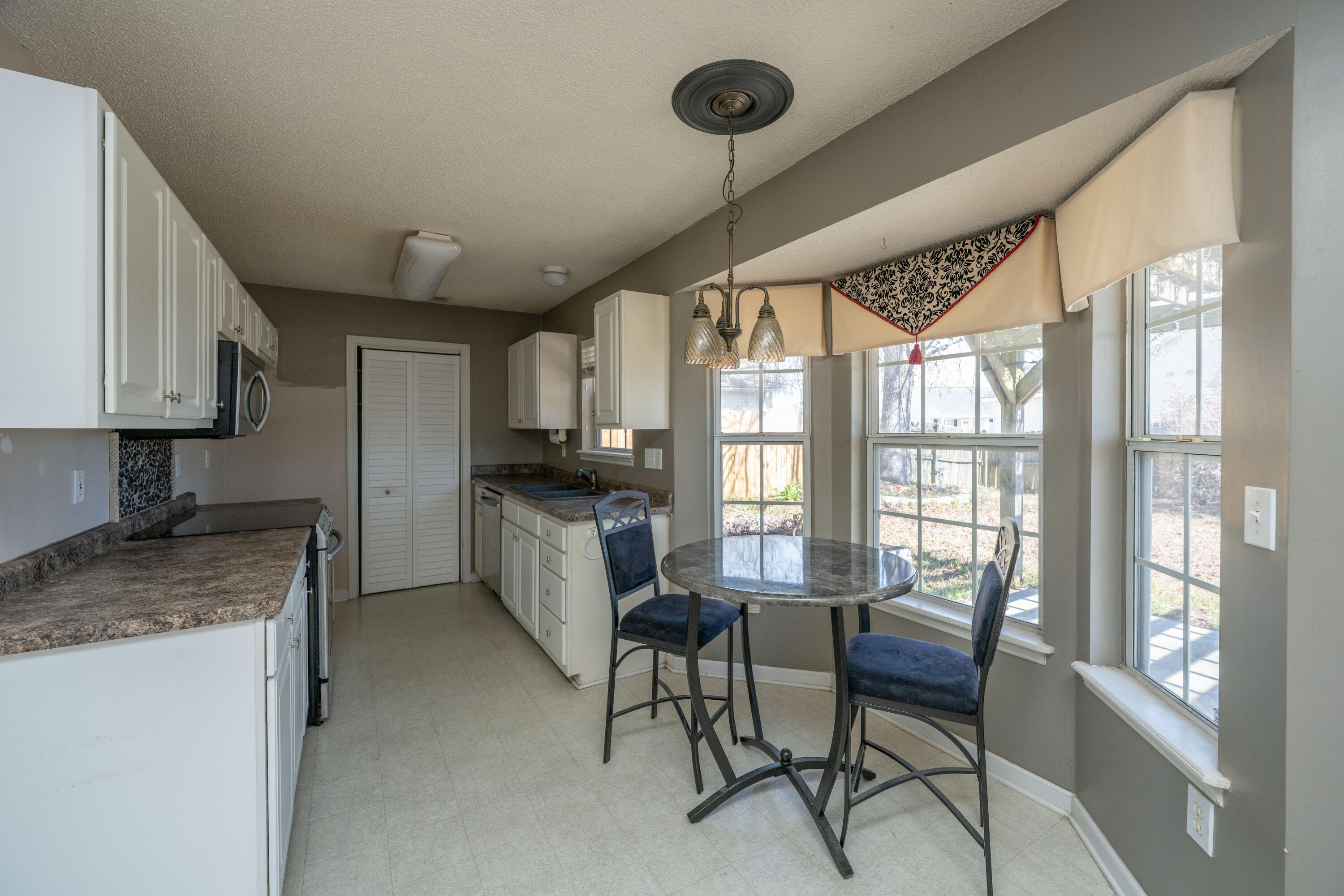 8396 Waltham Road North Charleston, SC 29406 - Photo 9 of 30 8396WalthamRd010