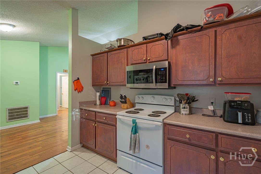 202 Stag Road Springfield, GA 31329 - Photo 12 of 27 Kitchen