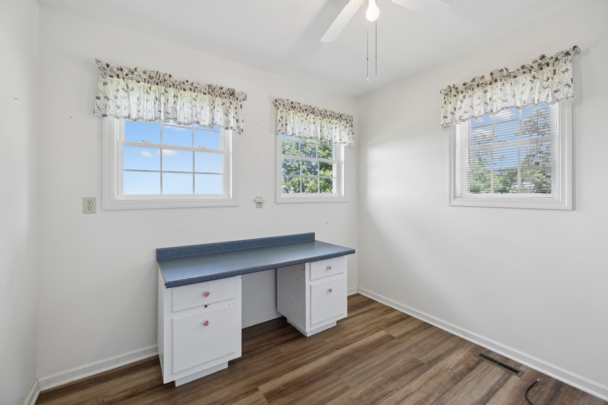 7365 Rowe Gap Road Belvidere, TN 37306 - Photo 24 of 78 an empty room with a window