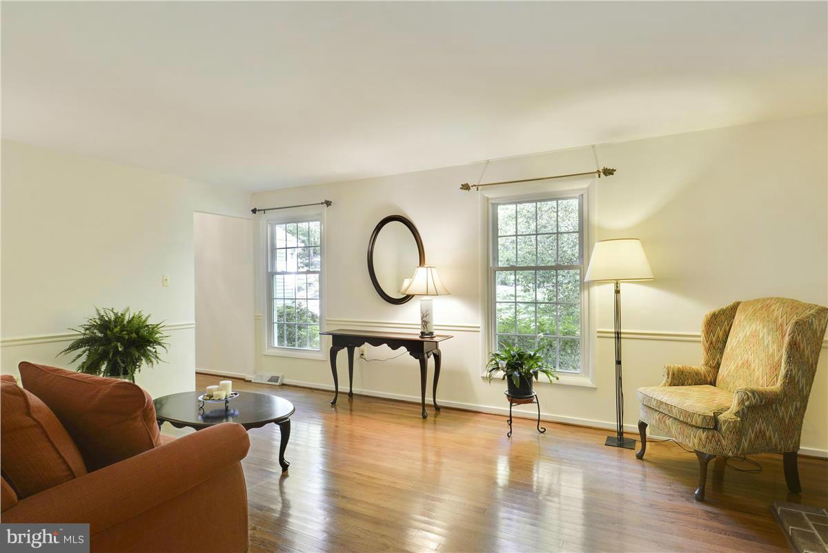 2507 Soapstone Drive Reston, VA 20191 - Photo 5 of 30 Living Room