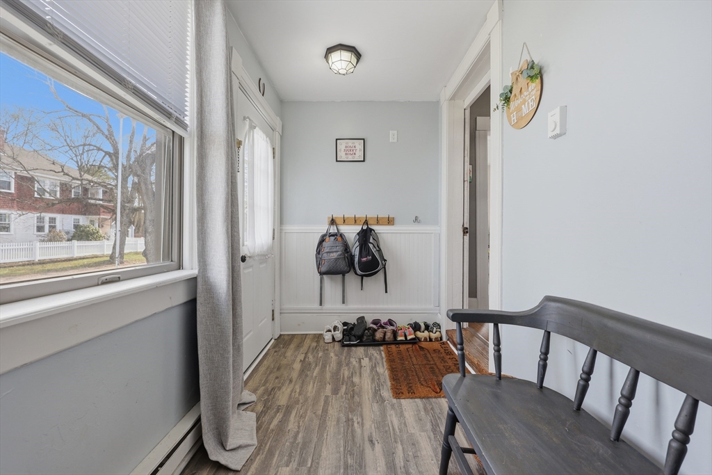 9 Hamilton Street Clinton, MA 01510 - Photo 4 of 32