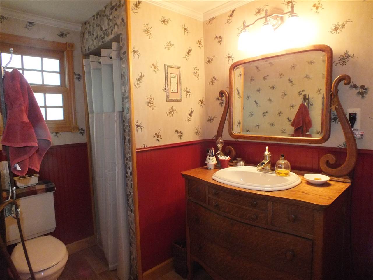 154 Highview Road Traverse City, MI 49696 - Photo 23 of 53 1801040-22.JPG