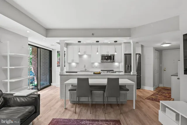 $714,900 | 1401 17th Street Northwest, Unit 302, Washington, DC 20036