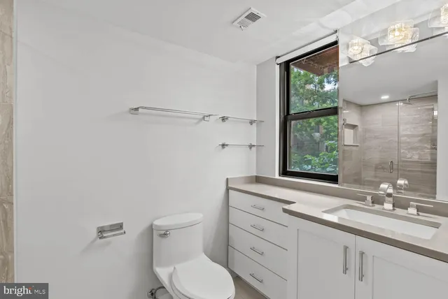 $714,900 | 1401 17th Street Northwest, Unit 302, Washington, DC 20036