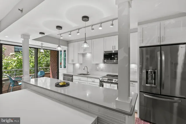 $714,900 | 1401 17th Street Northwest, Unit 302, Washington, DC 20036