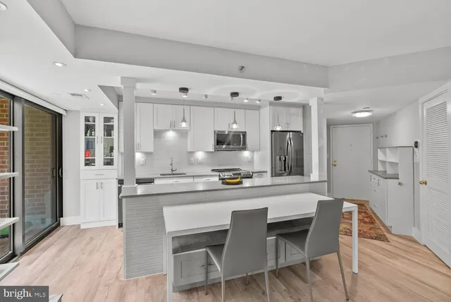 $714,900 | 1401 17th Street Northwest, Unit 302, Washington, DC 20036