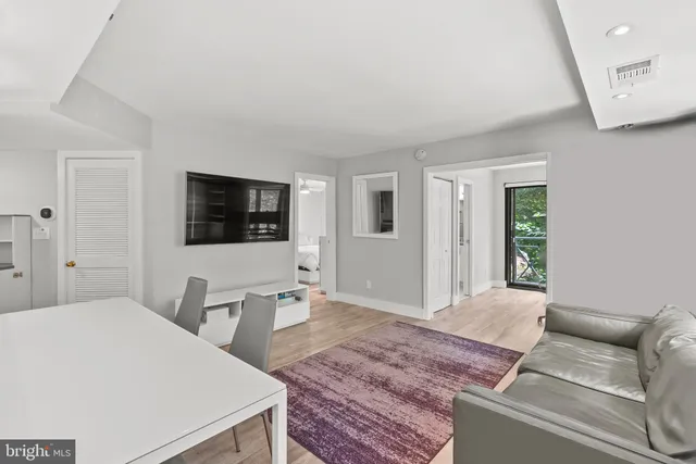 $714,900 | 1401 17th Street Northwest, Unit 302, Washington, DC 20036