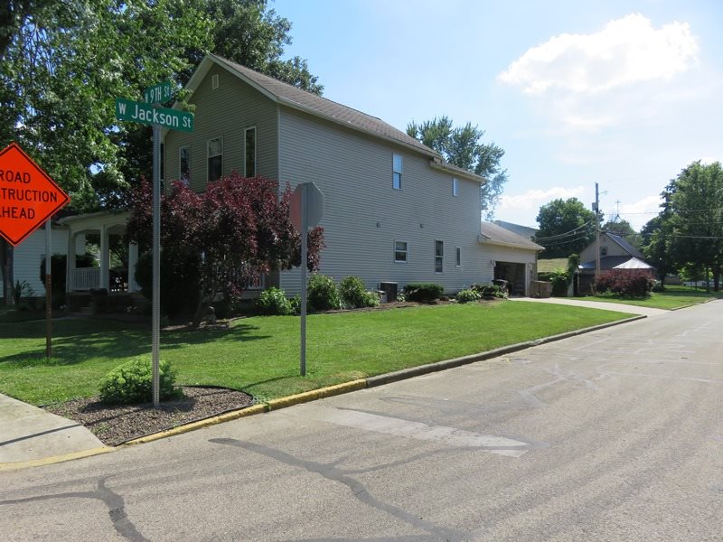225 North 9th Street Decatur, IN 46733 - Photo 3 of 24