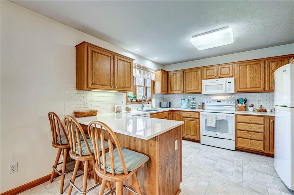 2272 Reston Lane Columbus, IN 47203 - Photo 13 of 27 Gallery Image 13