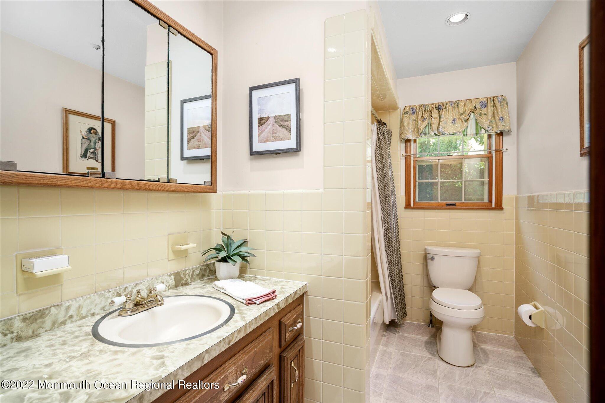 143 Davis Station Road Cream Ridge, NJ 08514 - Photo 18 of 25 Bathroom