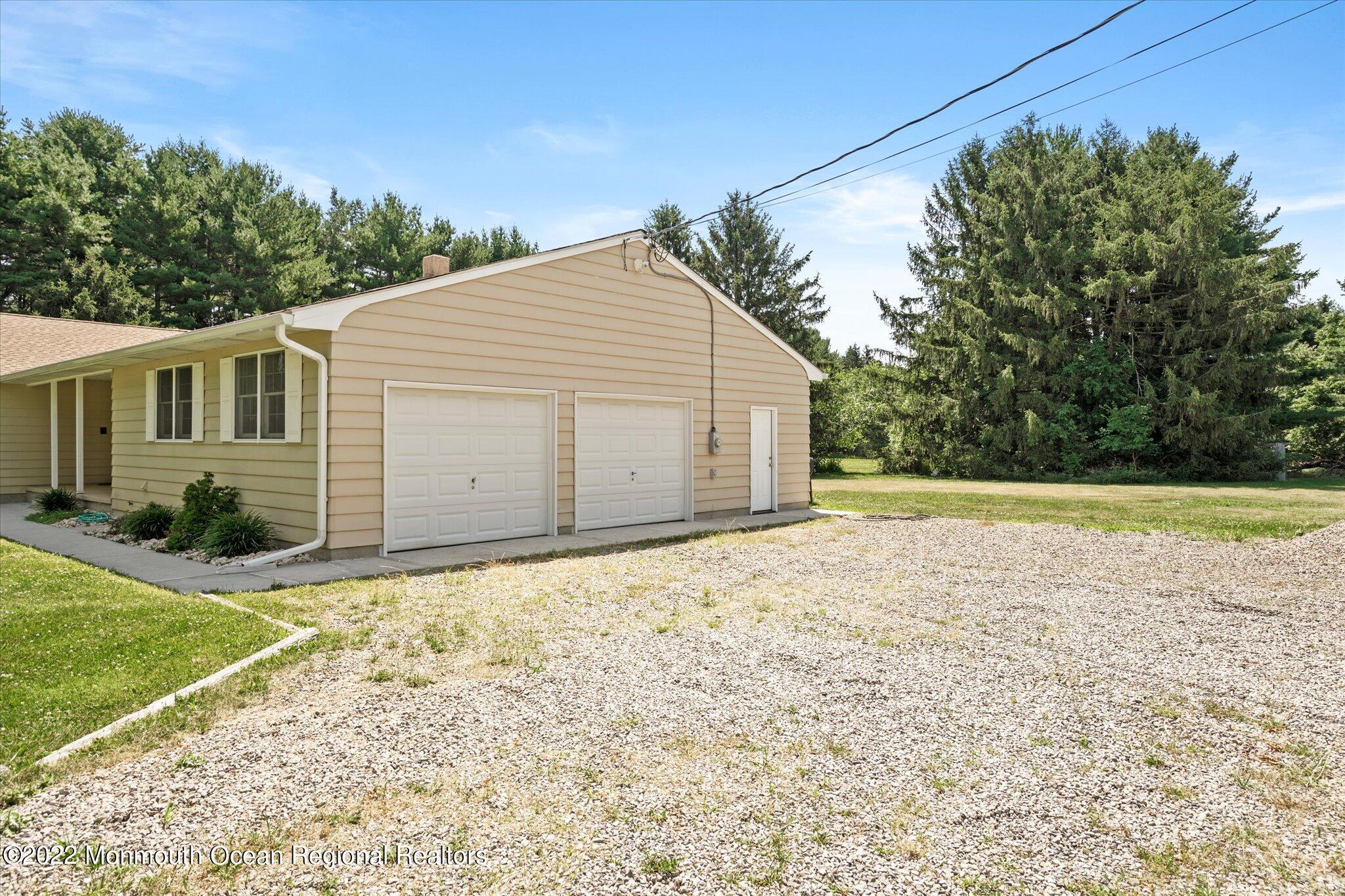 143 Davis Station Road Cream Ridge, NJ 08514 - Photo 2 of 25 Exterior
