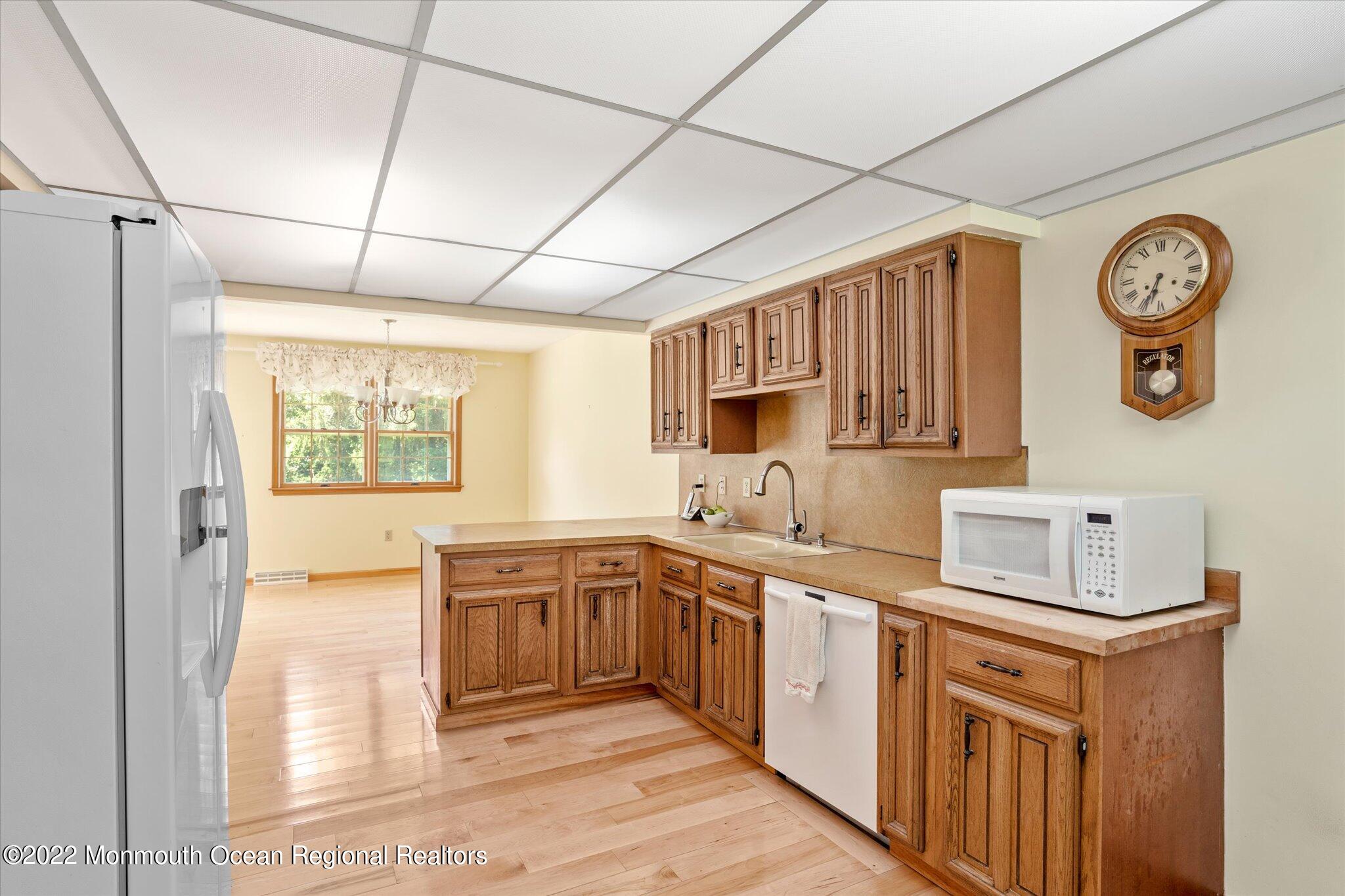 143 Davis Station Road Cream Ridge, NJ 08514 - Photo 9 of 25 Kitchen