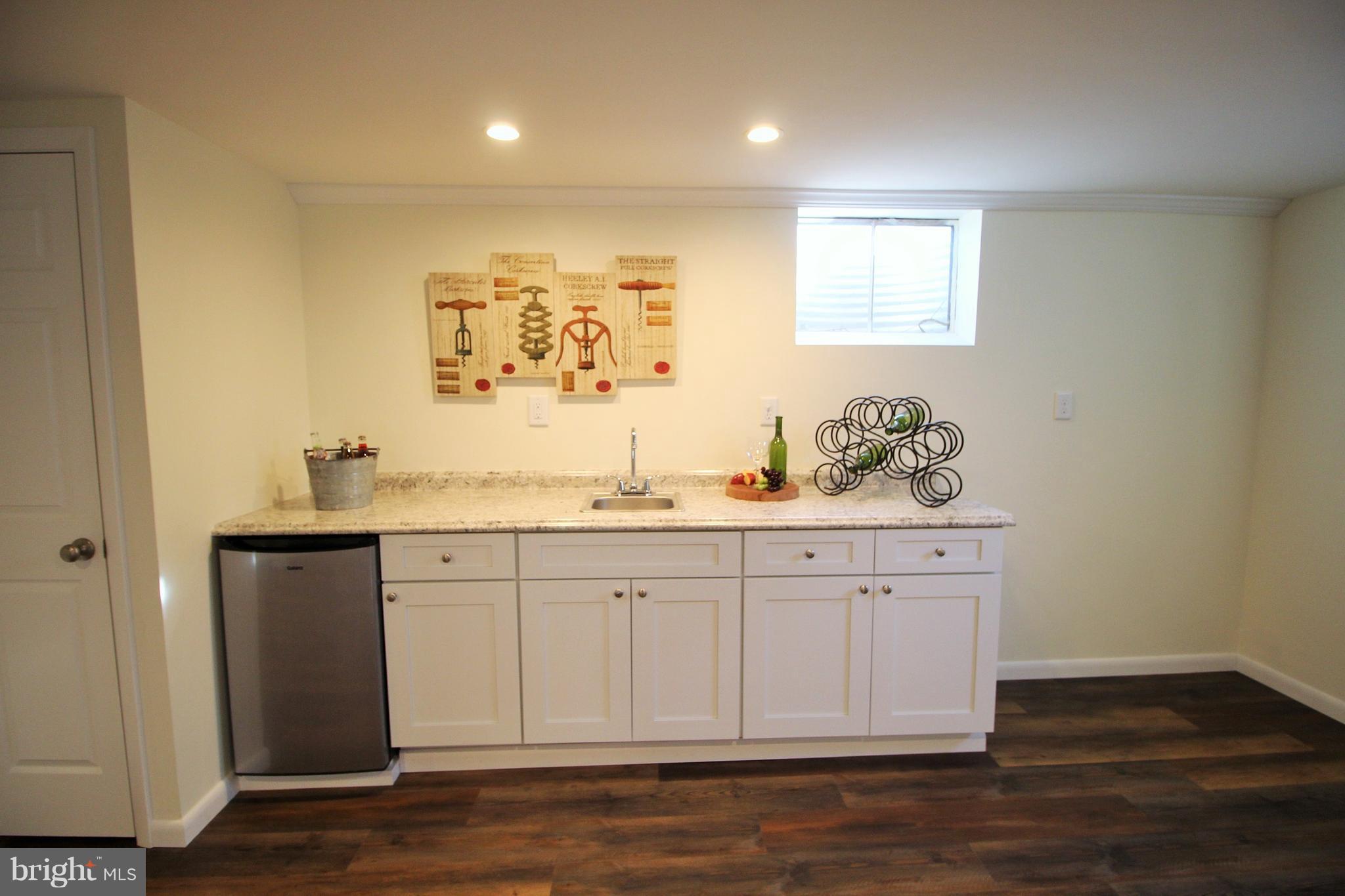 10901 Liberty Road Frederick, MD 21701 - Photo 31 of 38 Downstairs wet bar