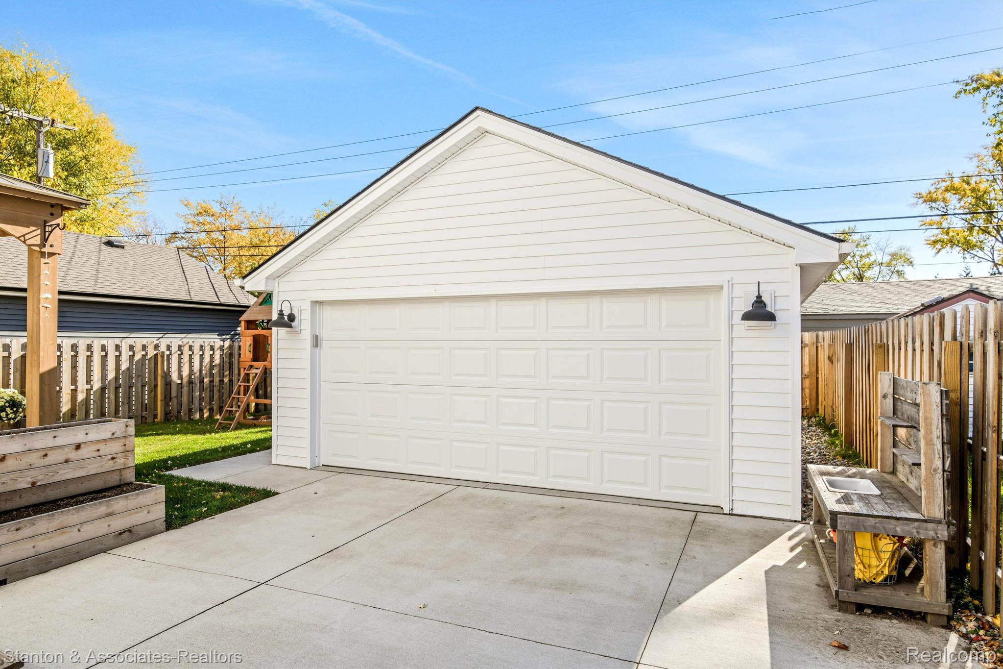 1907 Columbia Road Berkley, MI 48072 - Photo 26 of 27 garage