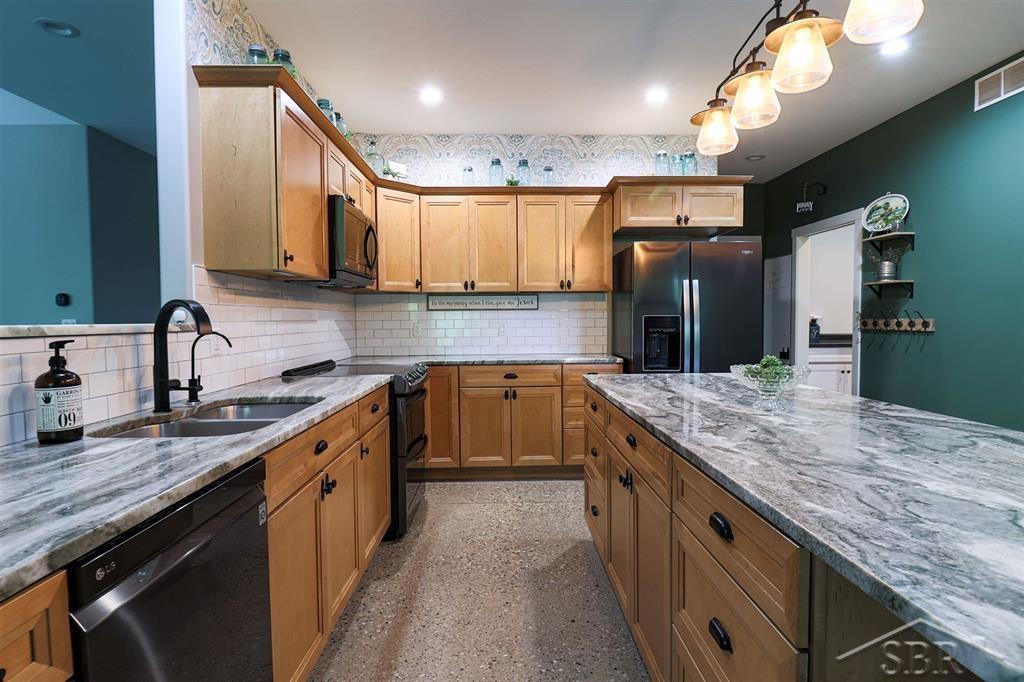 319 East Dopp Road Midland, MI 48640 - Photo 7 of 51