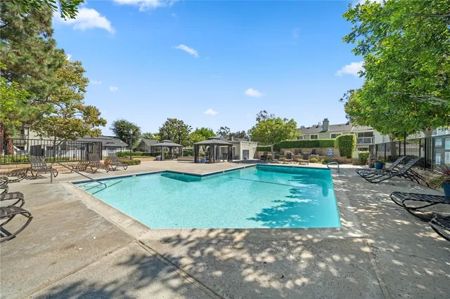 $899,000 | 25061 Silverleaf Lane, Laguna Hills, CA 92653