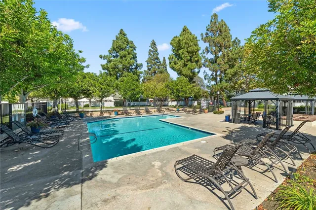 $899,000 | 25061 Silverleaf Lane, Laguna Hills, CA 92653