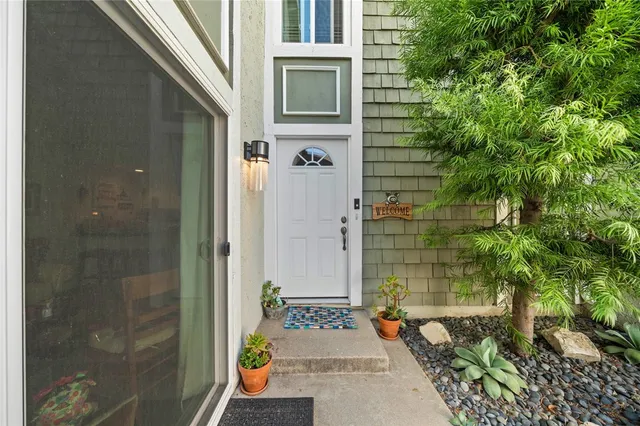 $899,000 | 25061 Silverleaf Lane, Laguna Hills, CA 92653