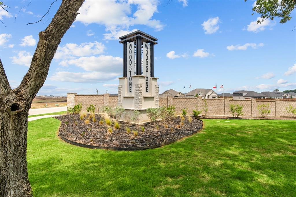 13092 Limestone Street Providence Village, TX 76227 - Photo 4 of 23 Gallery Image 4