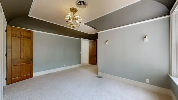 $465,000 | 1007 Poplar Street, Murray, KY 42071