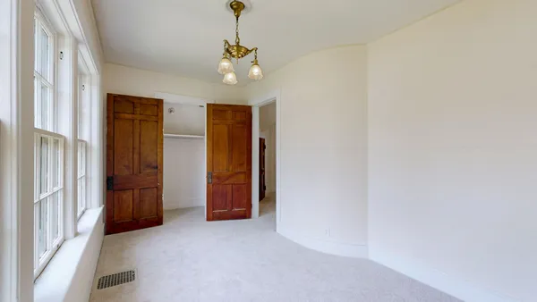 $465,000 | 1007 Poplar Street, Murray, KY 42071
