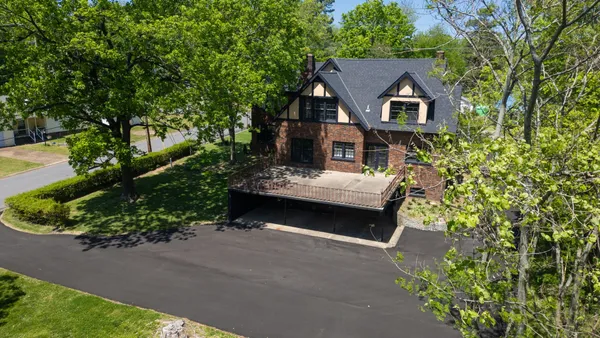 $465,000 | 1007 Poplar Street, Murray, KY 42071