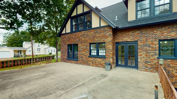$465,000 | 1007 Poplar Street, Murray, KY 42071