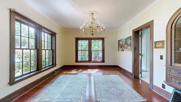 $465,000 | 1007 Poplar Street, Murray, KY 42071