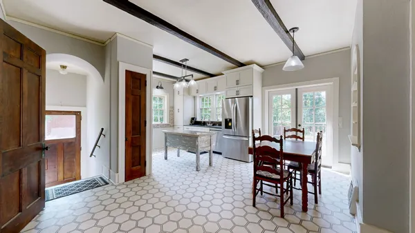 $465,000 | 1007 Poplar Street, Murray, KY 42071