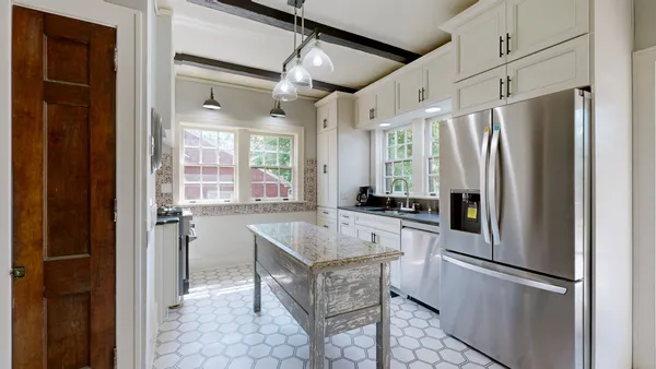 $465,000 | 1007 Poplar Street, Murray, KY 42071