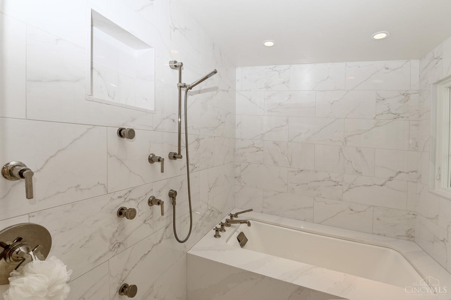 2469 Grandin Road Cincinnati, OH 45208 - Photo 34 of 74 Gallery Image 34