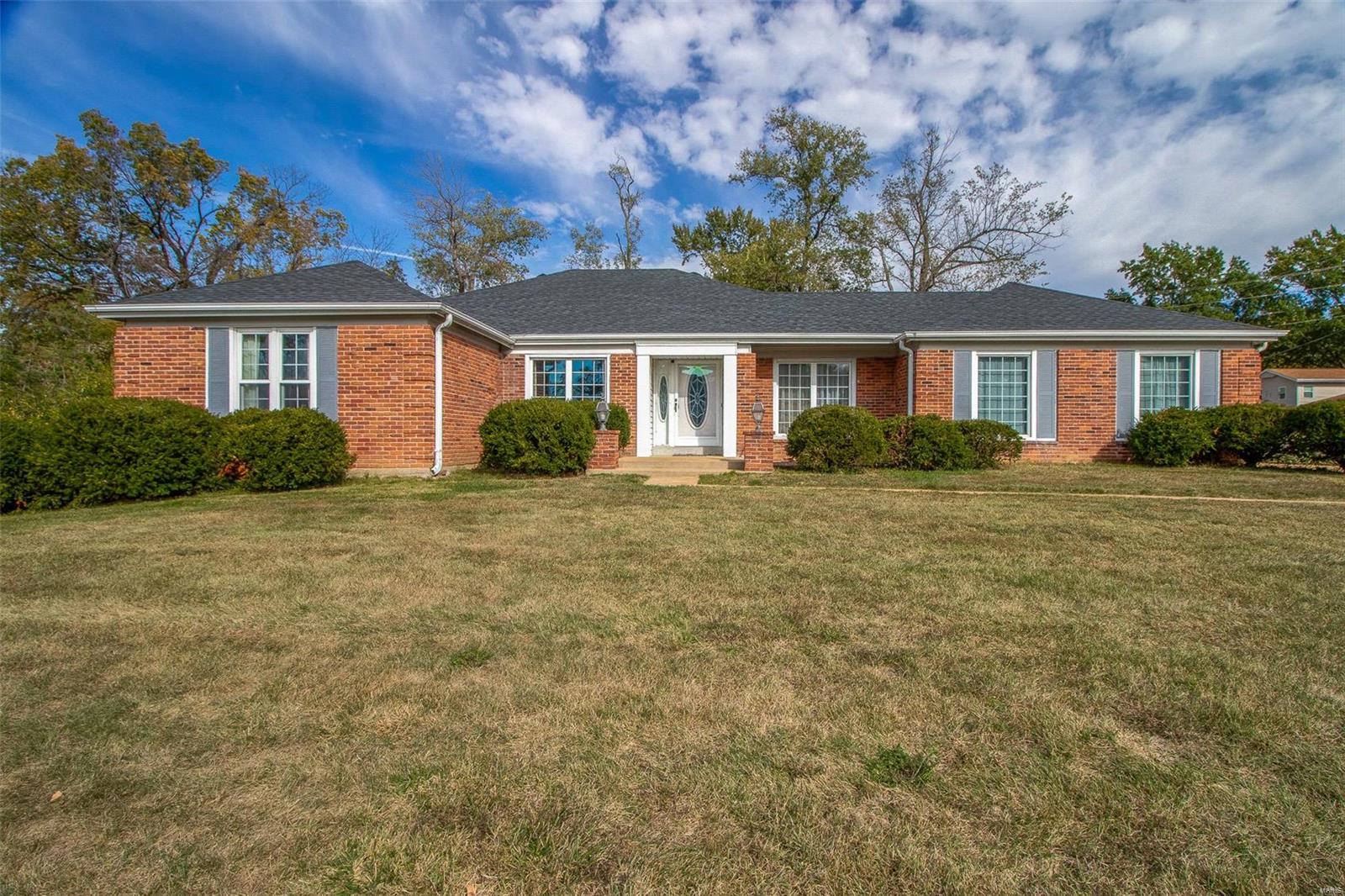 400 Mayfair Drive Ballwin, MO 63011 - Photo 1 of 65