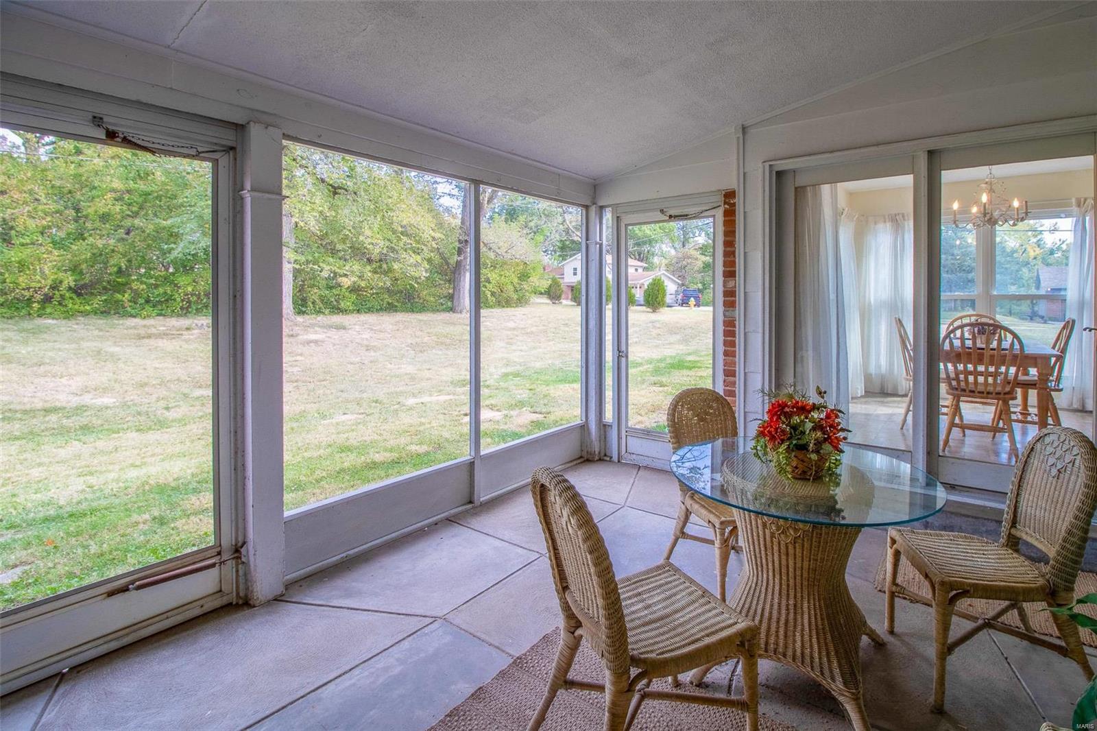 400 Mayfair Drive Ballwin, MO 63011 - Photo 33 of 65