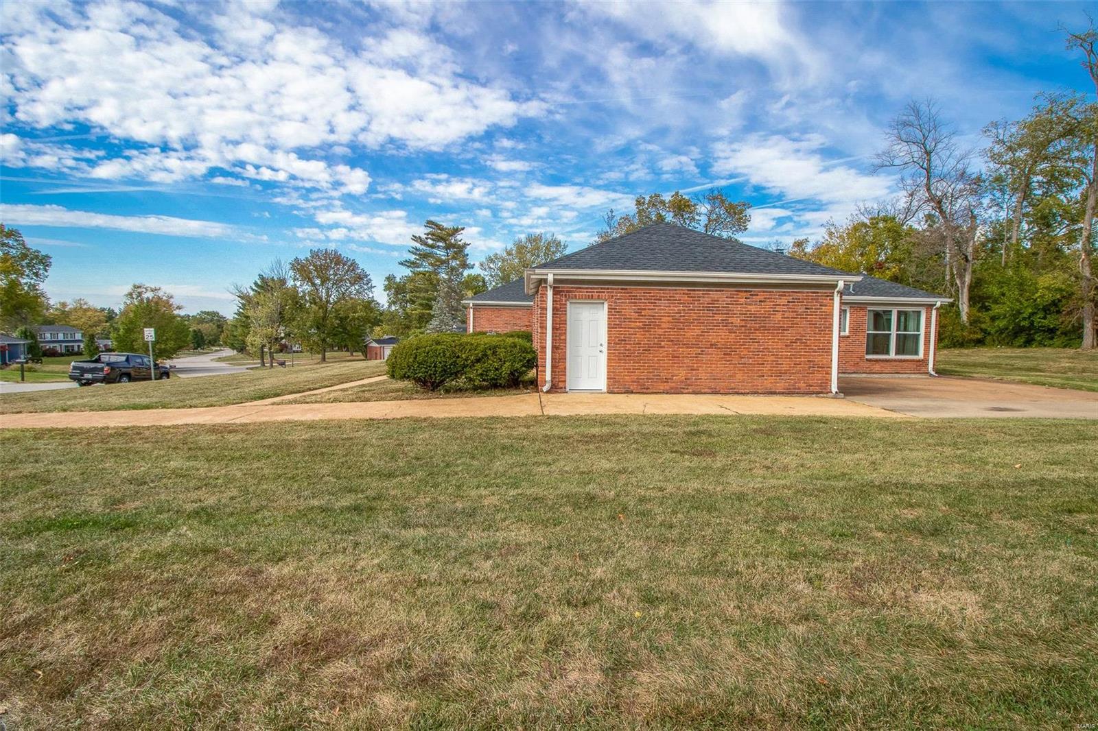 400 Mayfair Drive Ballwin, MO 63011 - Photo 58 of 65