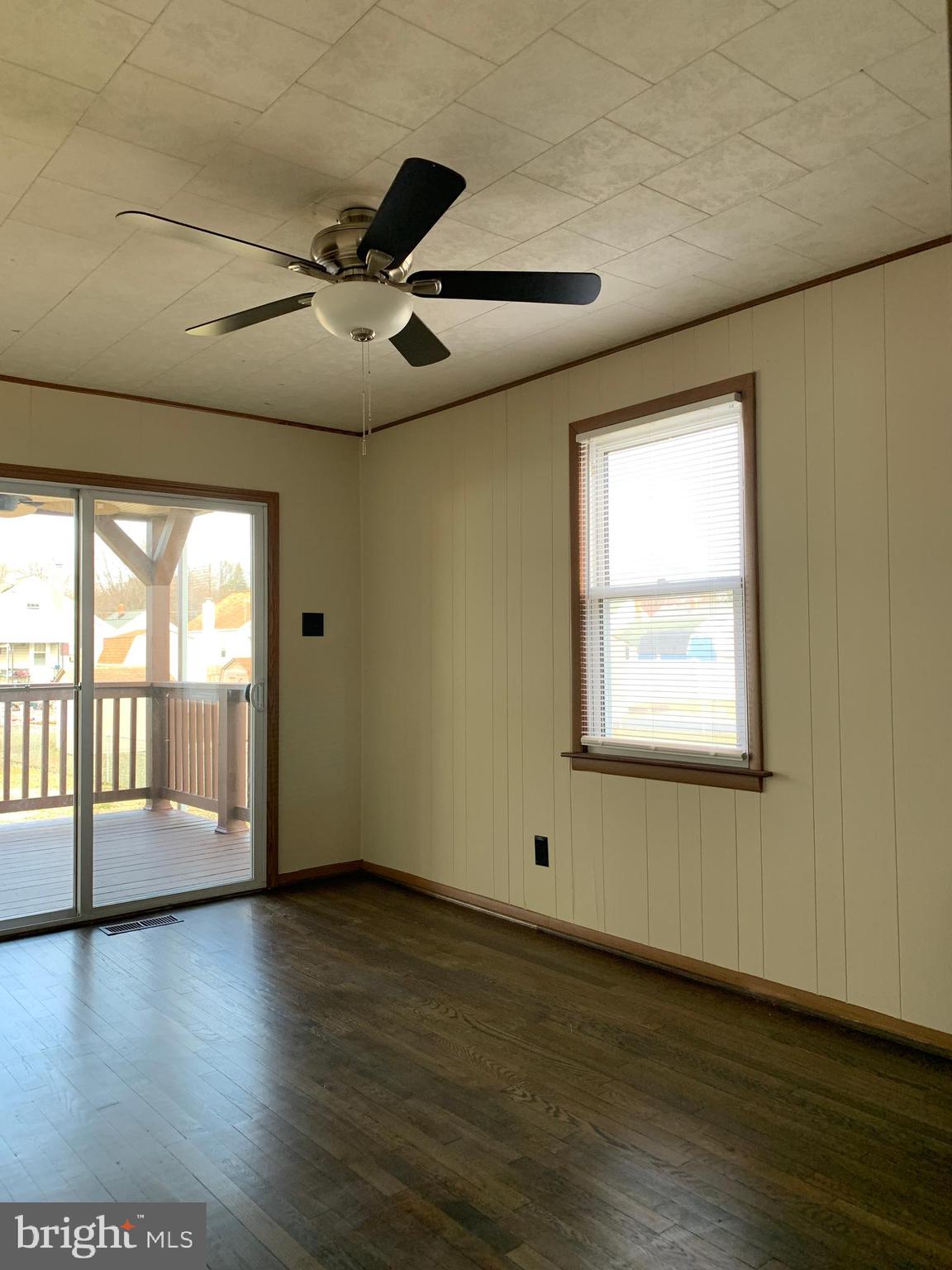 910 Woodlynn Road Baltimore, MD 21221 - Photo 19 of 35
