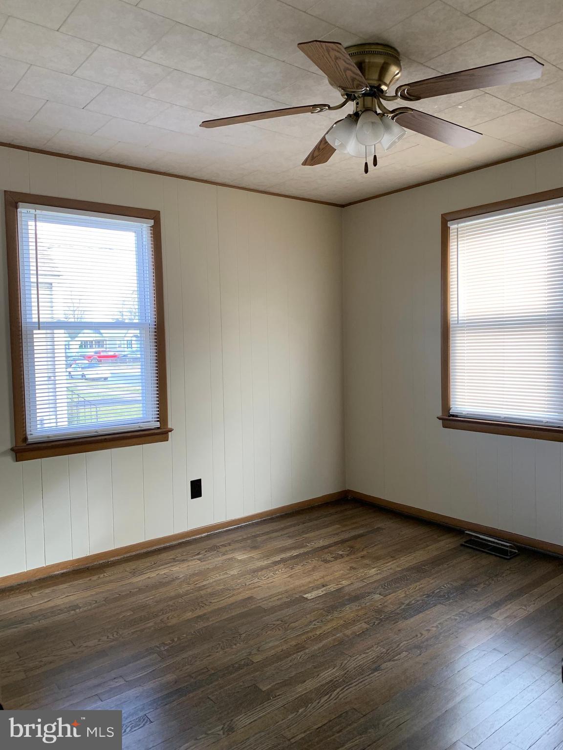 910 Woodlynn Road Baltimore, MD 21221 - Photo 21 of 35