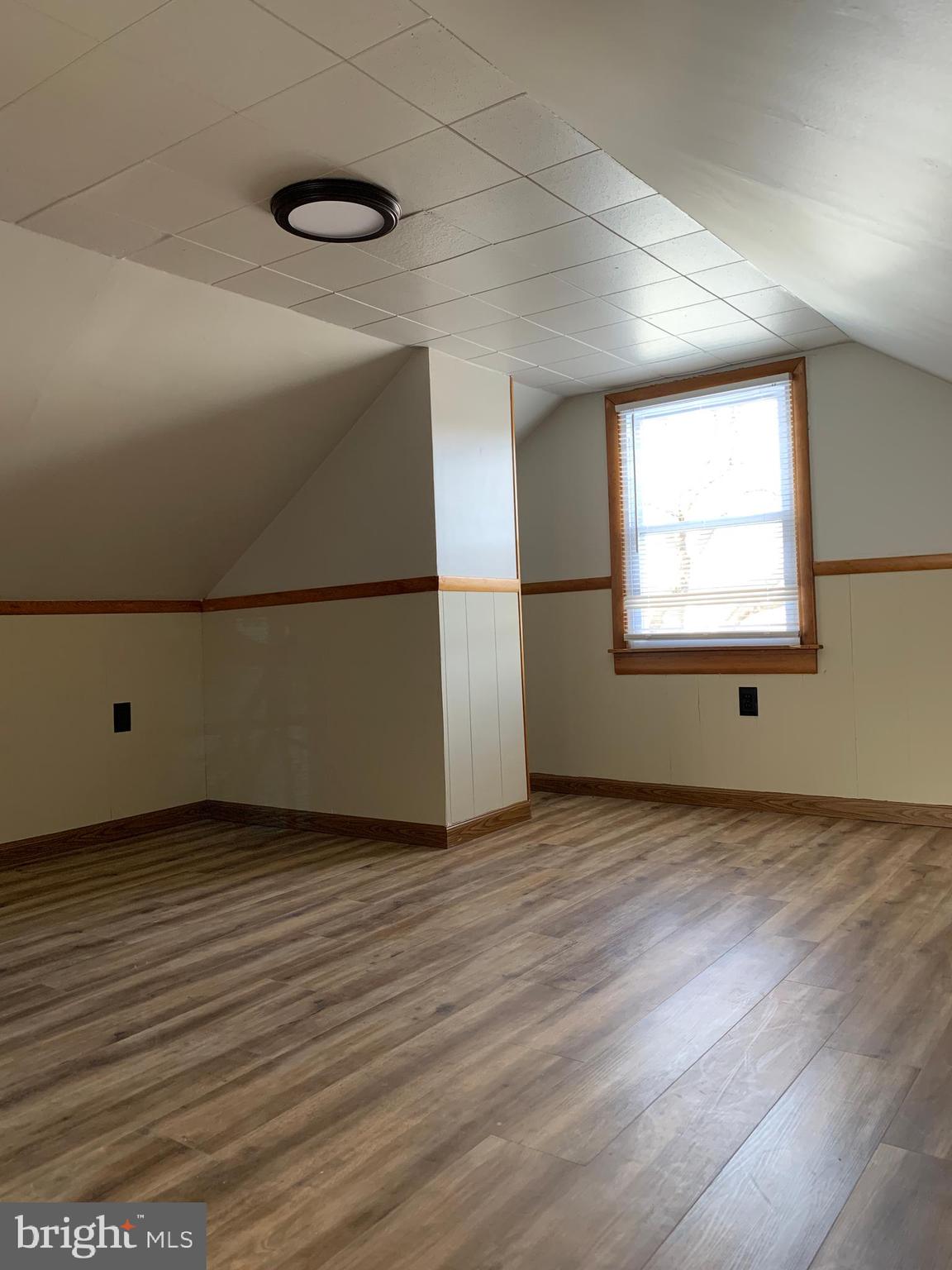 910 Woodlynn Road Baltimore, MD 21221 - Photo 23 of 35