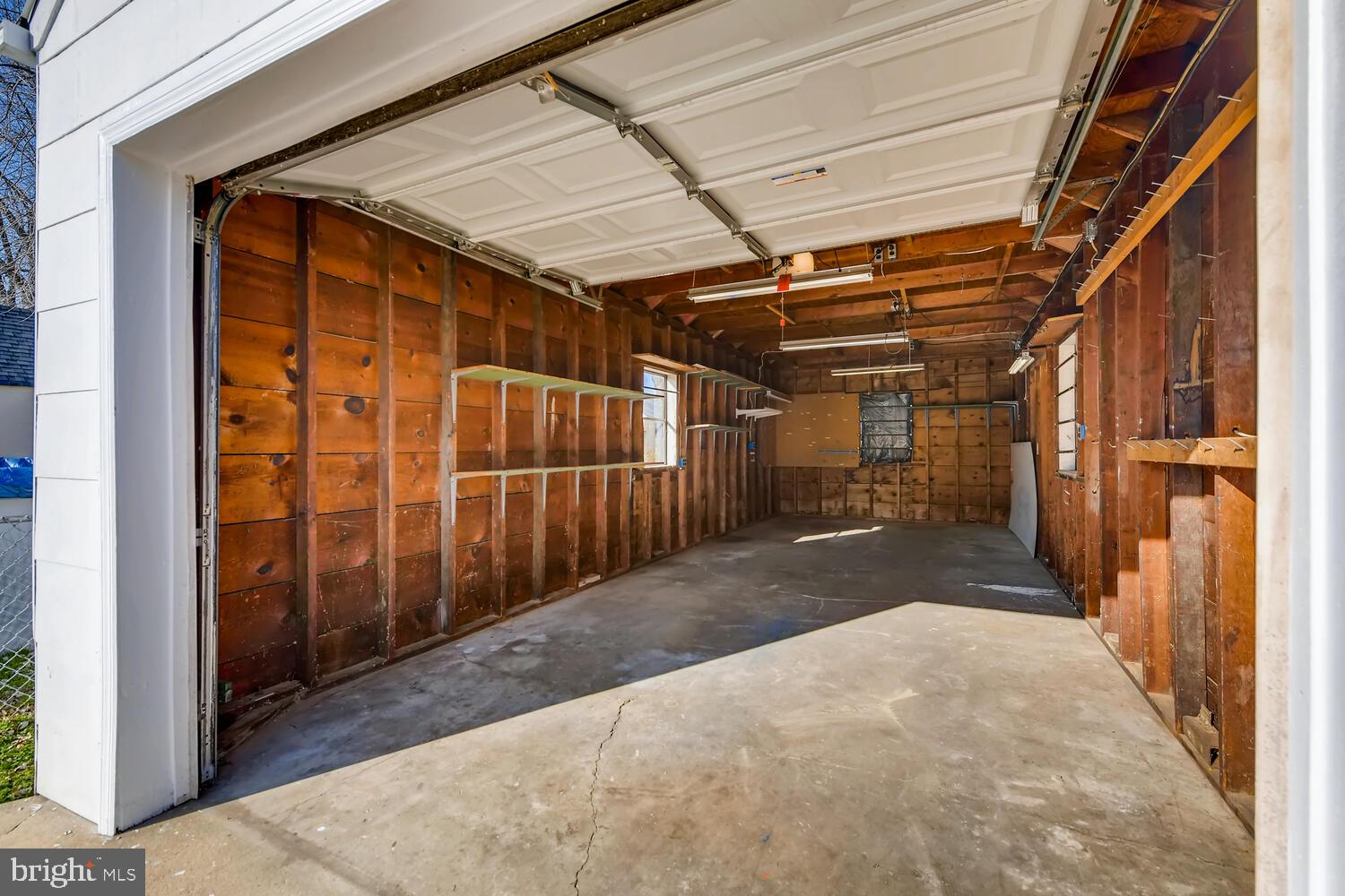 910 Woodlynn Road Baltimore, MD 21221 - Photo 29 of 35 Garage Interior