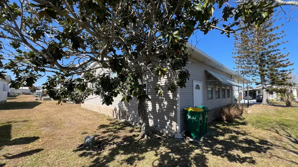 $298,000 | 621 Puffin Drive, Barefoot Bay, FL 32976