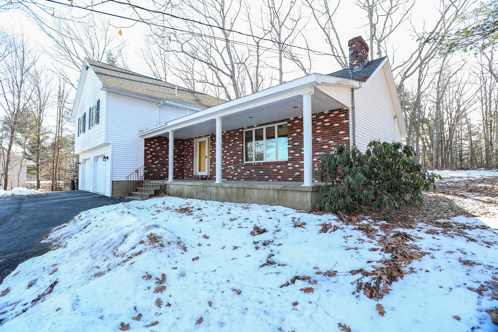 135 Ridgeview Drive Bangor, ME 04401 - Photo 2 of 37 Front