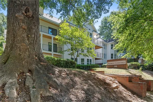 $2,600 | 855 Piedmont Avenue Northeast, Unit 3D, Atlanta, GA 30308