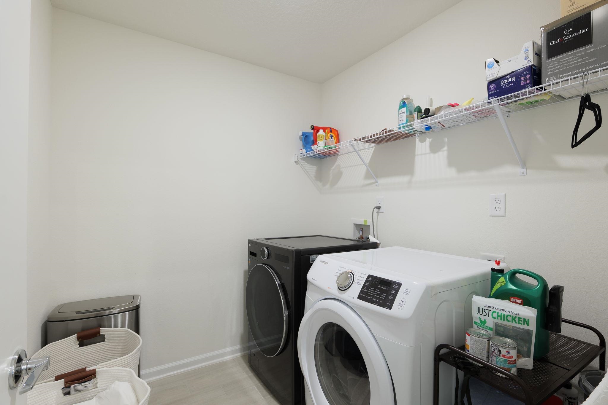 28 Peace River Road St. Johns, FL 32259 - Photo 13 of 42 a utility room with dryer and washer